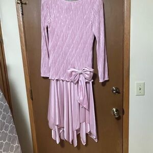 Vintage Elegant Pink Dress with Bow Detail